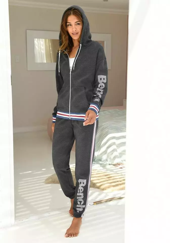 Bench. Kapuzensweatjacke mit gestreiften Bündchen 3 Bench. Kapuzensweatjacke mit gestreiften Bündchen – Bild 3