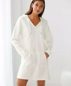 Bench. Sweatkleid aus Piqué mit 3D-Logoschriftzug Black, Ecru, Old rose -Bench Geschäft 36142753