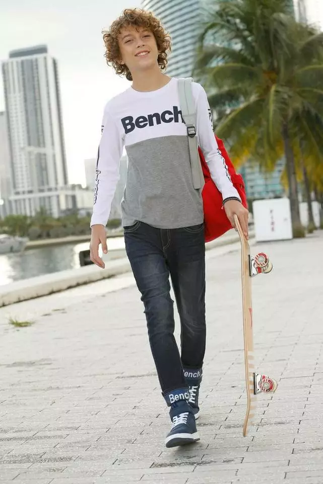 Bench. Langarmshirt mehrfarbig und mit Drucken 5 Bench. Langarmshirt mehrfarbig und mit Drucken – Bild 5