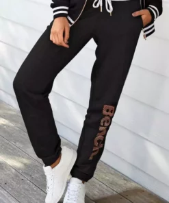 Bench. Sweathose mit Logodruck in Metalloptik Schwarz, Aubergine