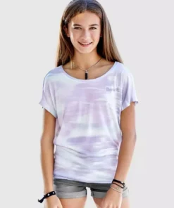 Bench. T-Shirt mit überschnittener Schulter