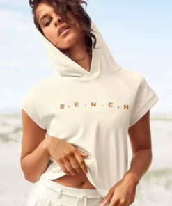 Bench. Kurzarmshirt mit Kapuze Schwarz, Ecru, Türkis