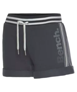 Bench. Sweatshorts mit Logodruck in Metalloptik Creme, Stein -Bench Geschäft 87d26251 7117 57e7 a1e2 0bcc1e5f6ee3