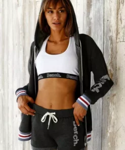 Bench. Kapuzensweatjacke mit gestreiften Bündchen 14 Bench. Kapuzensweatjacke mit gestreiften Bündchen -Bench Geschäft a298ebc0 c693 58db 99f6 3db4d8c1d4c9