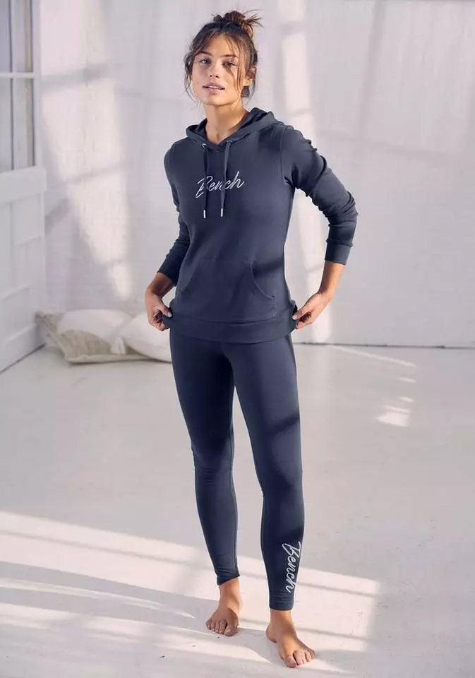 Bench. Leggings mit glitzernder Logostickerei auf dem Bein Marine, Beere 3 Bench. Leggings mit glitzernder Logostickerei auf dem Bein Marine, Beere – Bild 3