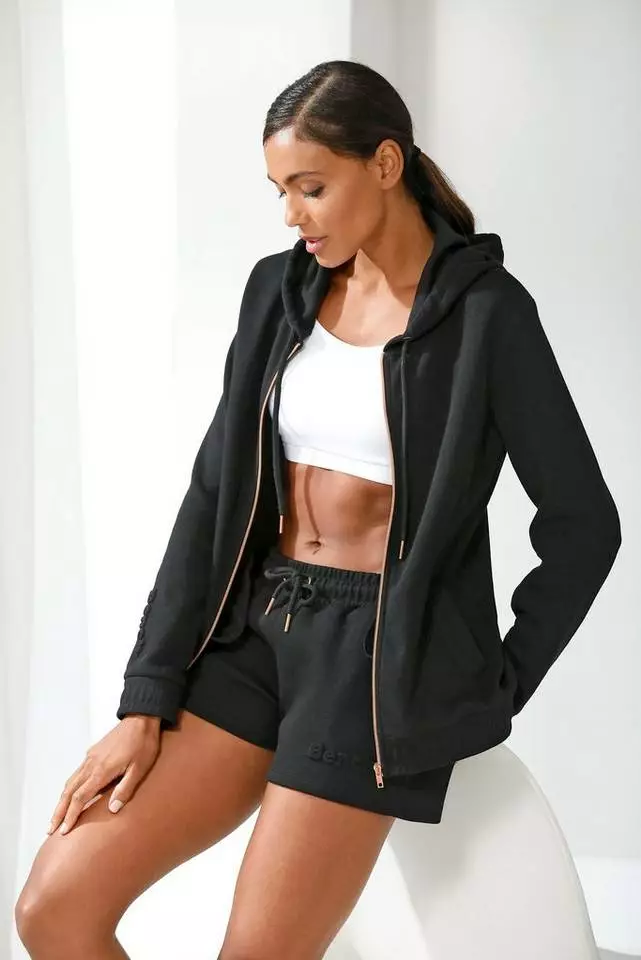 Bench. Kapuzensweatjacke aus Piqué mit 3D-Logoschriftzug Ecru, Black, Old rose 6 Bench. Kapuzensweatjacke aus Piqué mit 3D-Logoschriftzug Ecru, Black, Old rose – Bild 6