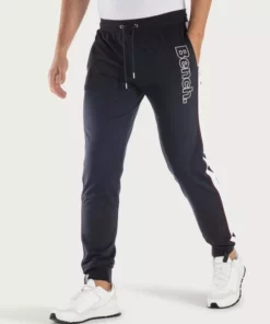 Bench. Relaxhose mit aufgesetzten Streifen an der Seite und Logodruck