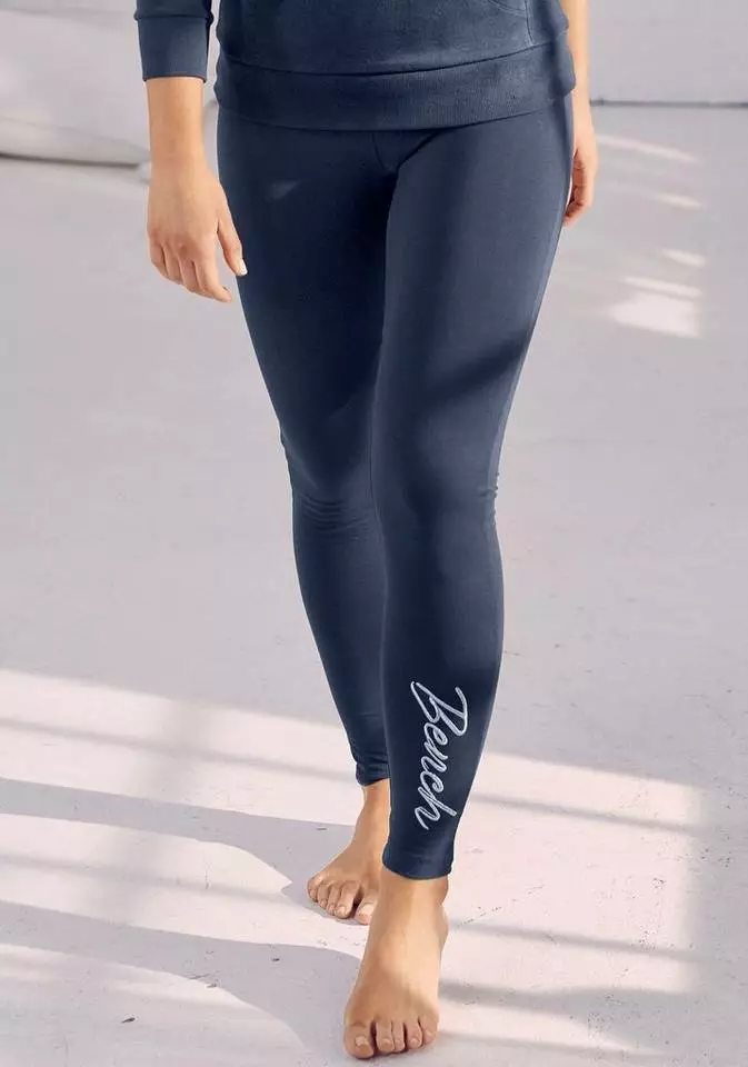 Bench. Leggings mit glitzernder Logostickerei auf dem Bein Marine, Beere 1 Bench. Leggings mit glitzernder Logostickerei auf dem Bein Marine, Beere